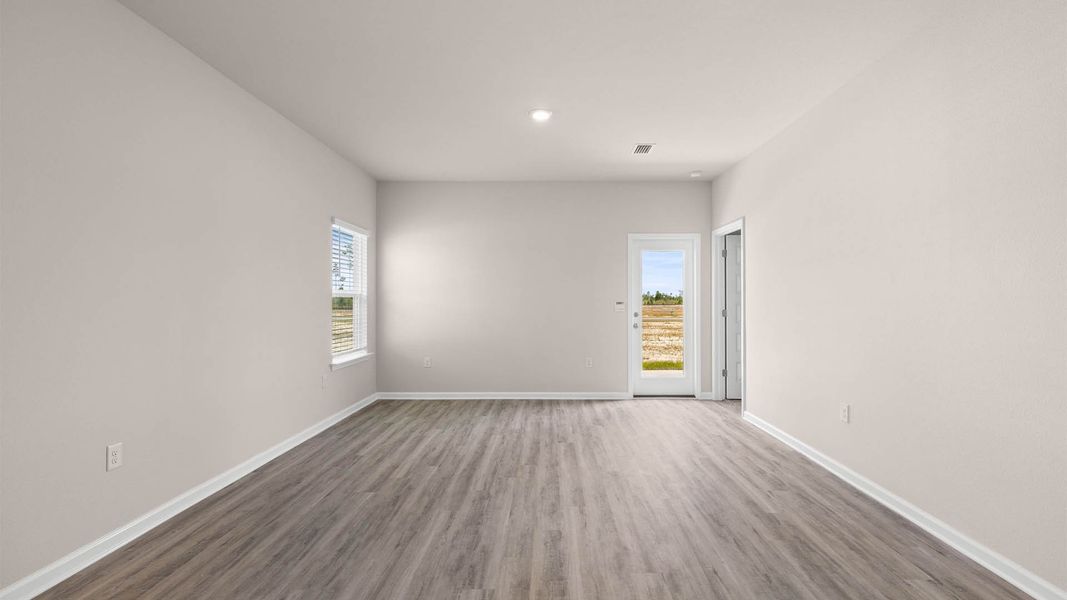 Spacious, unfurnished interior of a new home in Liberty, Panama City (Image 13).