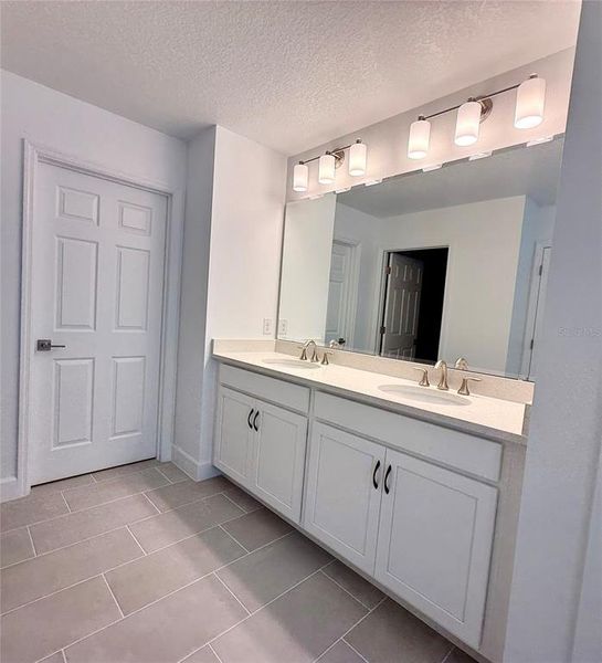 Furnished interior view inside a new home in Harrell Oaks, Orlando (Image 6).