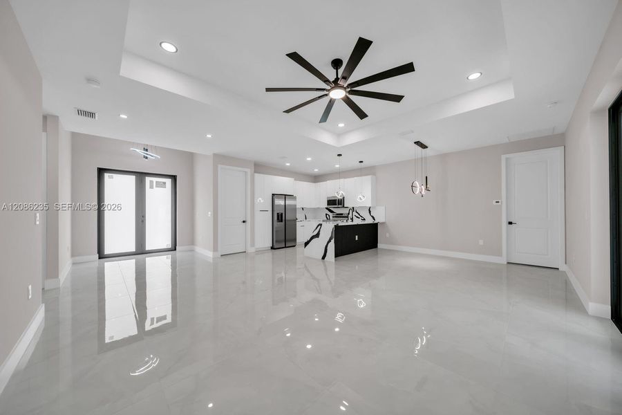 Spacious, unfurnished interior of a new home in , Lehigh Acres (Image 29).