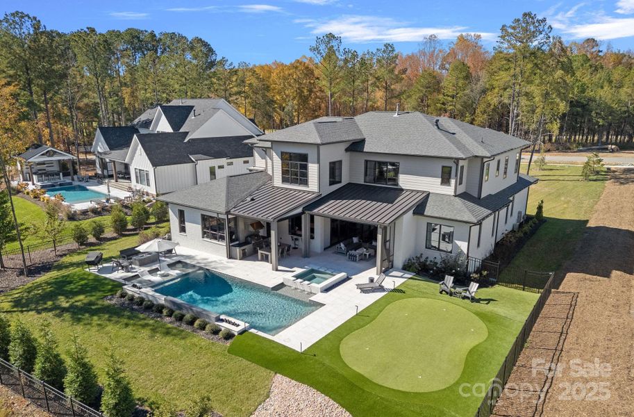 Exterior details and patio area of a home in , Davidson (Image 27).