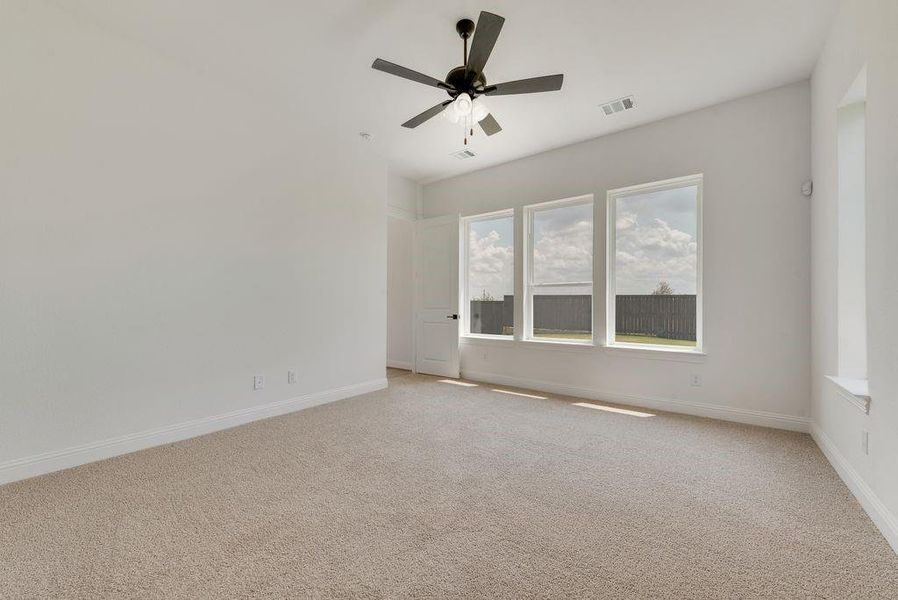 Spacious, unfurnished interior of a new home in Prairie Ridge, Venus (Image 15).