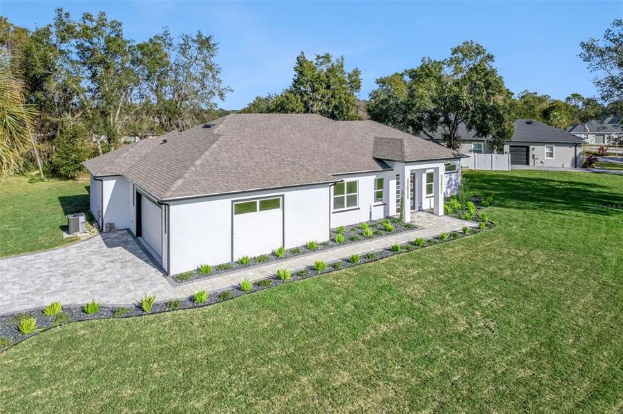 Exterior details and patio area of a home in , Leesburg (Image 28).