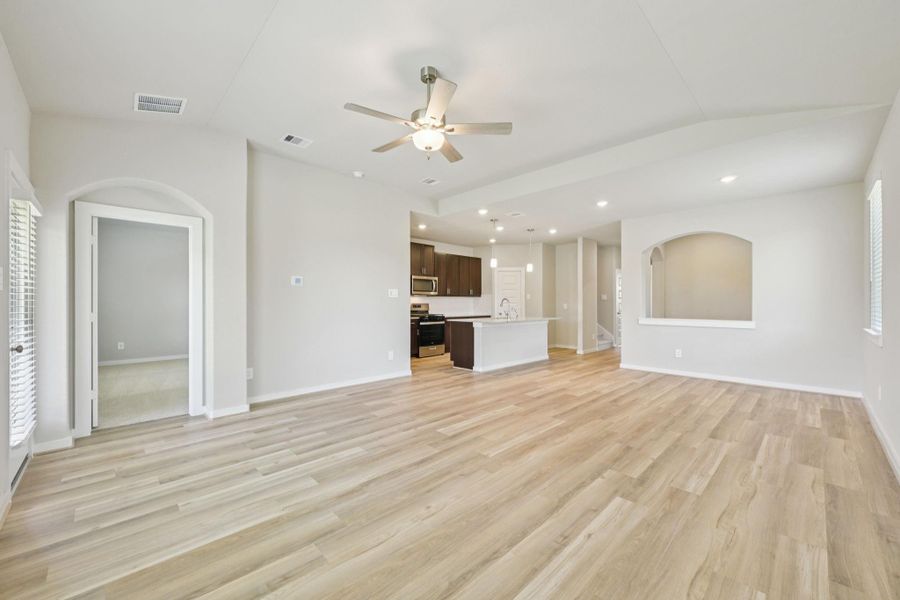Spacious, unfurnished interior of a new home in Granger Pointe - Premier Series, Conroe (Image 8).