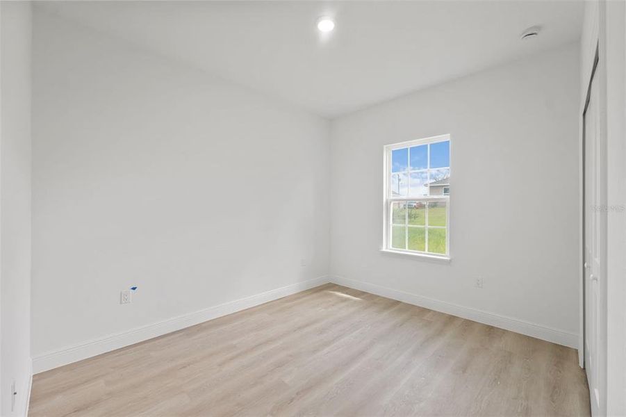 Spacious, unfurnished interior of a new home in , Ocala (Image 33).