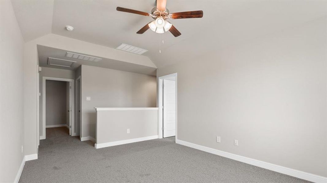 Spacious, unfurnished interior of a new home in Rock Creek Ranch, Fort Worth (Image 15). Spacious, unfurnished interior of a new home in Rock Creek Ranch, Fort Worth (Image 15).