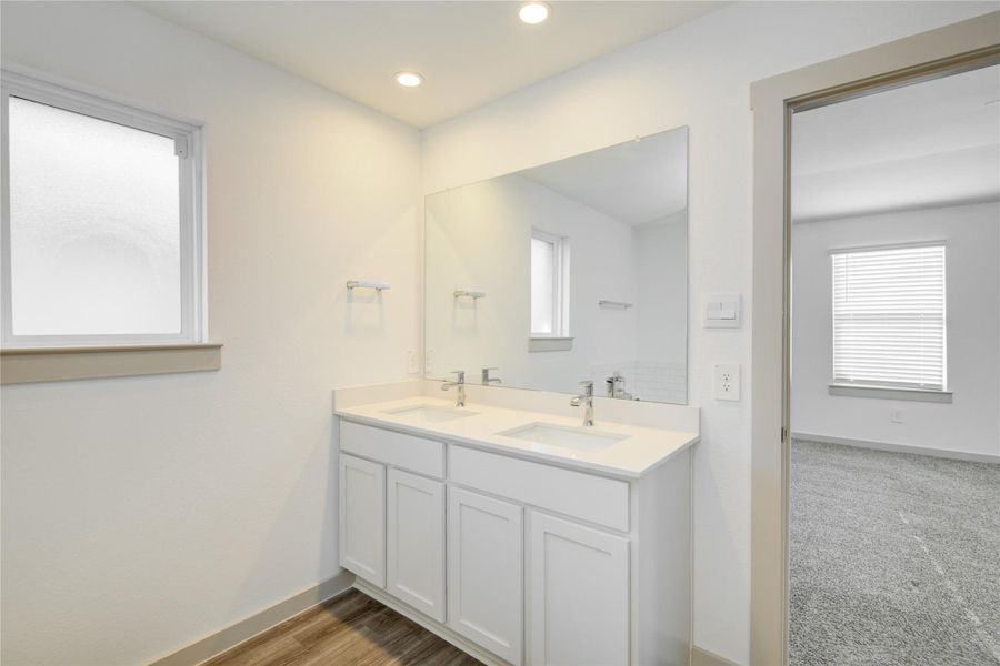 Furnished interior view inside a new home in , Rosharon (Image 13).