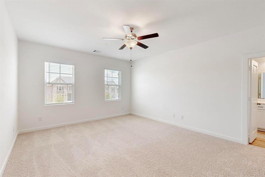 Spacious, unfurnished interior of a new home in Solterra Texas, Mesquite (Image 28).