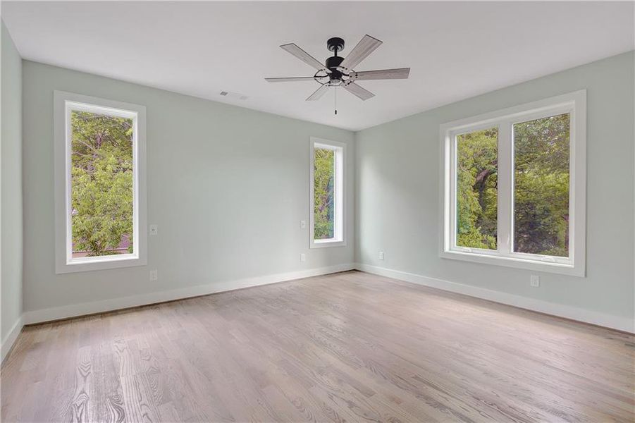 Spacious, unfurnished interior of a new home in , Atlanta (Image 22).