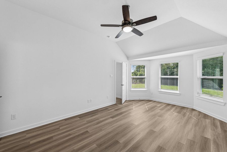 Spacious, unfurnished interior of a new home in Summerview, Fulshear (Image 13). Spacious, unfurnished interior of a new home in Summerview, Fulshear (Image 13).