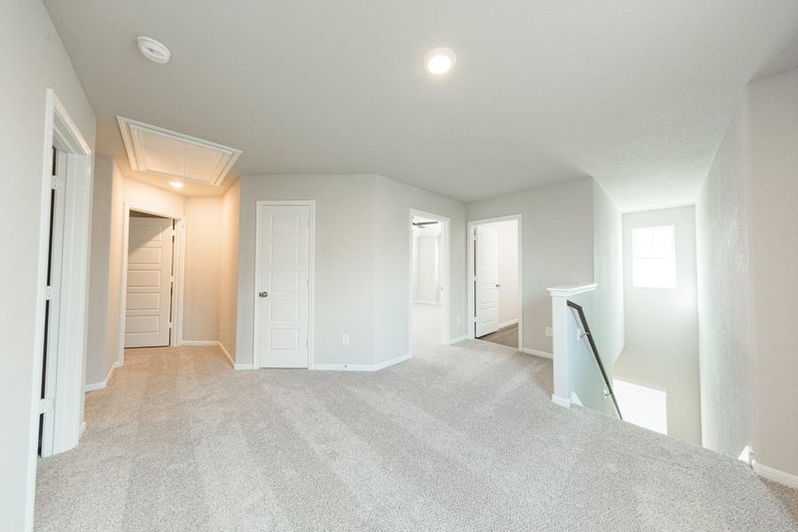 Spacious, unfurnished interior of a new home in Bammel Oaks, Houston (Image 15).