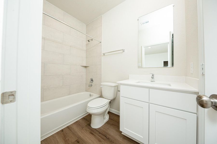 Furnished interior view inside a new home in Bammel Oaks, Houston (Image 6). Furnished interior view inside a new home in Bammel Oaks, Houston (Image 6).