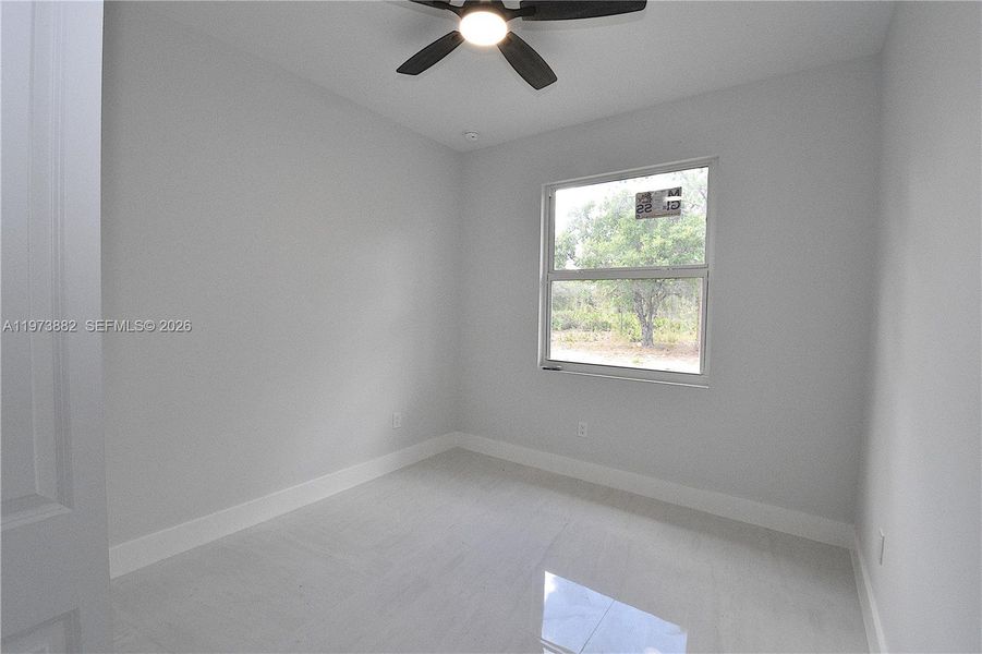 Spacious, unfurnished interior of a new home in , Lehigh Acres (Image 12).