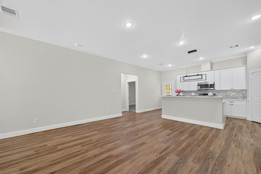 Spacious, unfurnished interior of a new home in , Crosby (Image 7).