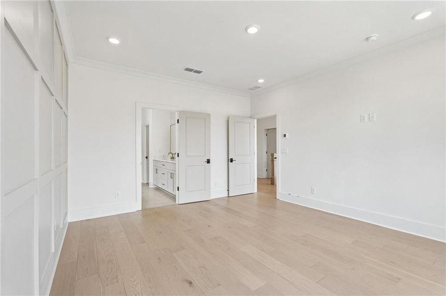 Spacious, unfurnished interior of a new home in Park Walke, Alpharetta (Image 42).
