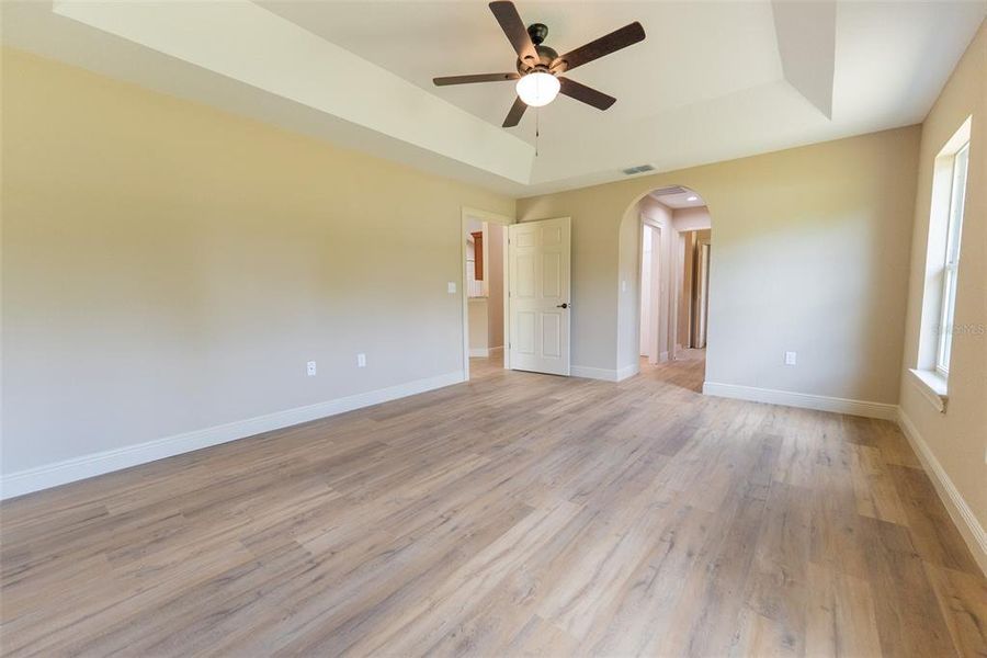 Spacious, unfurnished interior of a new home in Marion Oaks, Ocala (Image 45).