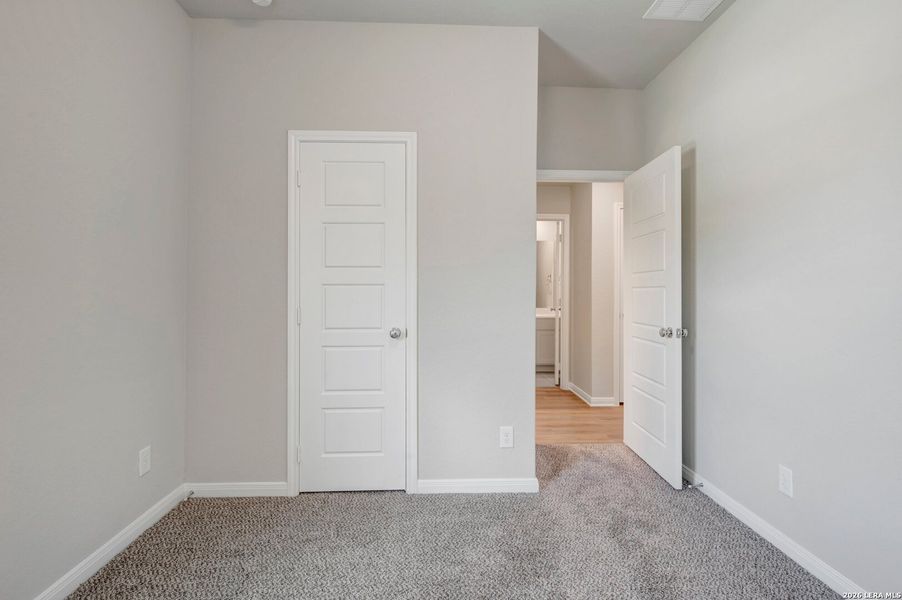 Spacious, unfurnished interior of a new home in Park Place, New Braunfels (Image 34). Spacious, unfurnished interior of a new home in Park Place, New Braunfels (Image 34).