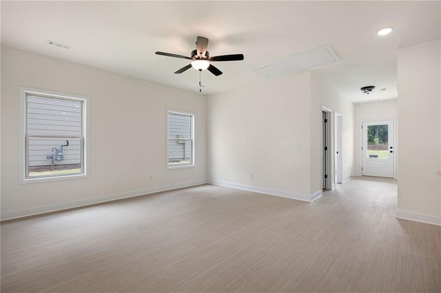 Spacious, unfurnished interior of a new home in , Carrollton (Image 24).