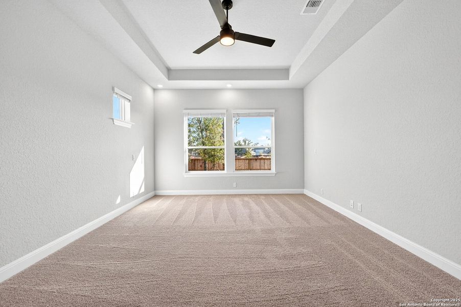 Spacious, unfurnished interior of a new home in Davis Ranch 60', San Antonio (Image 24).