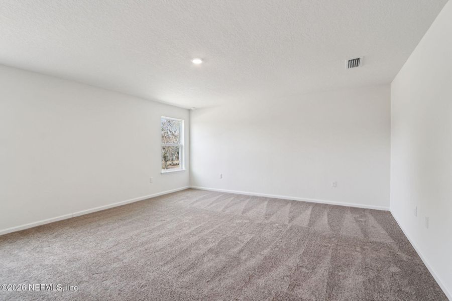 Spacious, unfurnished interior of a new home in Copper Ridge, Jacksonville (Image 24).