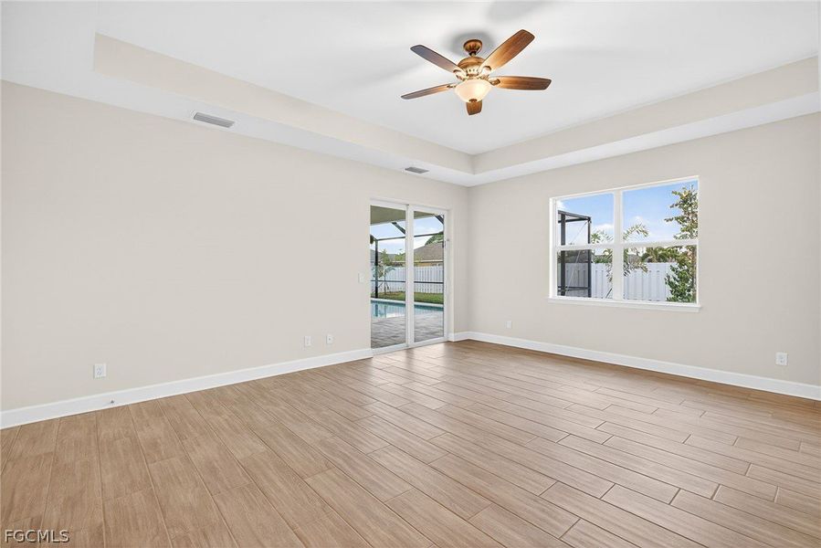 Spacious, unfurnished interior of a new home in Cape Coral, Cape Coral (Image 17).