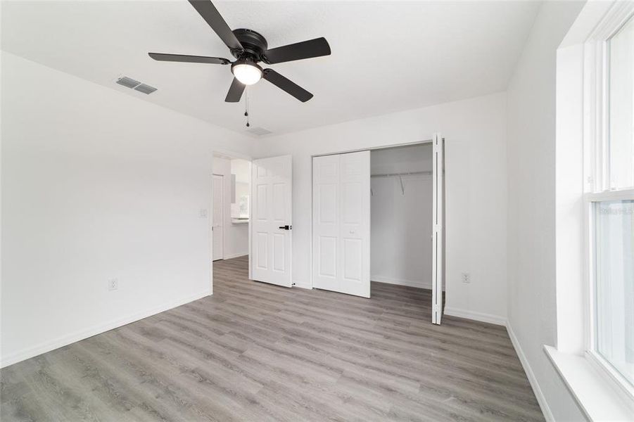 Spacious, unfurnished interior of a new home in , Dunnellon (Image 20).