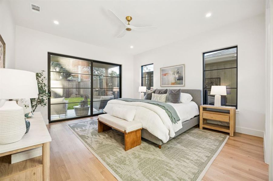 Furnished interior view inside a new home in , Dallas (Image 20).