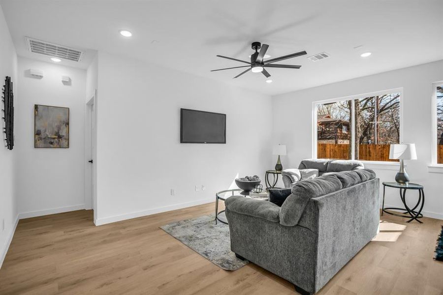 Furnished interior view inside a new home in , Gun Barrel City (Image 13).