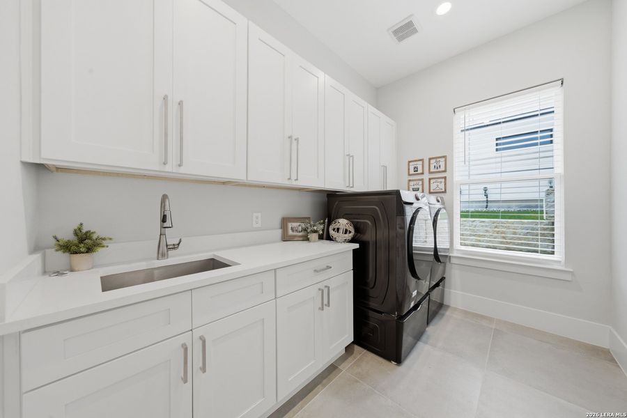 Furnished interior view inside a new home in , Boerne (Image 16).