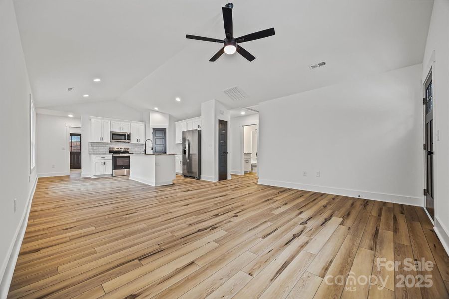 Spacious, unfurnished interior of a new home in , Concord (Image 22).