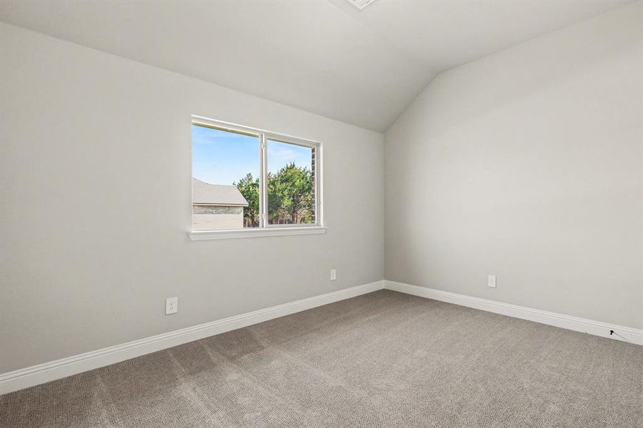 Spacious, unfurnished interior of a new home in Sagebrush Addition, Midlothian (Image 25).