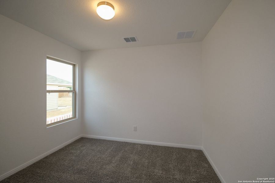 Spacious, unfurnished interior of a new home in Hunters Ranch, San Antonio (Image 27). Spacious, unfurnished interior of a new home in Hunters Ranch, San Antonio (Image 27).
