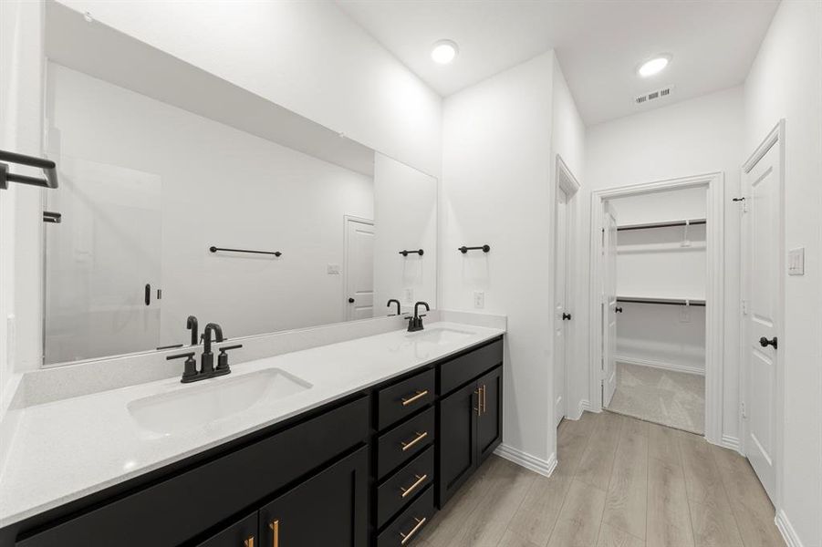 24. 713 Kerrville - Bath (3) 24. 713 Kerrville - Bath (3)