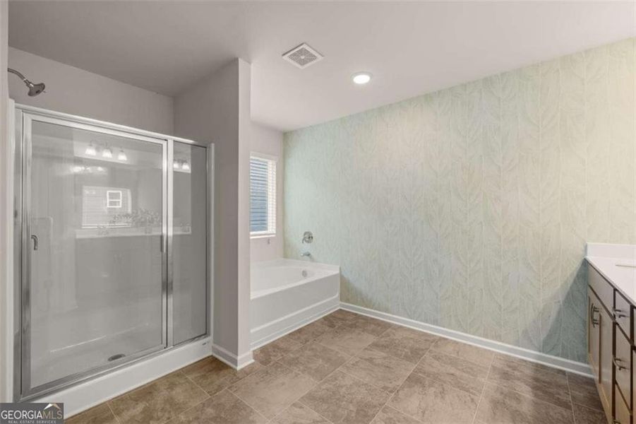 Spacious, unfurnished interior of a new home in Cascade Ridge at Niskey Lake, Atlanta (Image 10).
