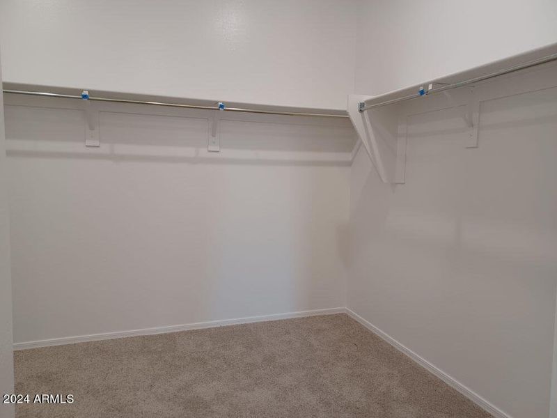 024 Walk In Closet