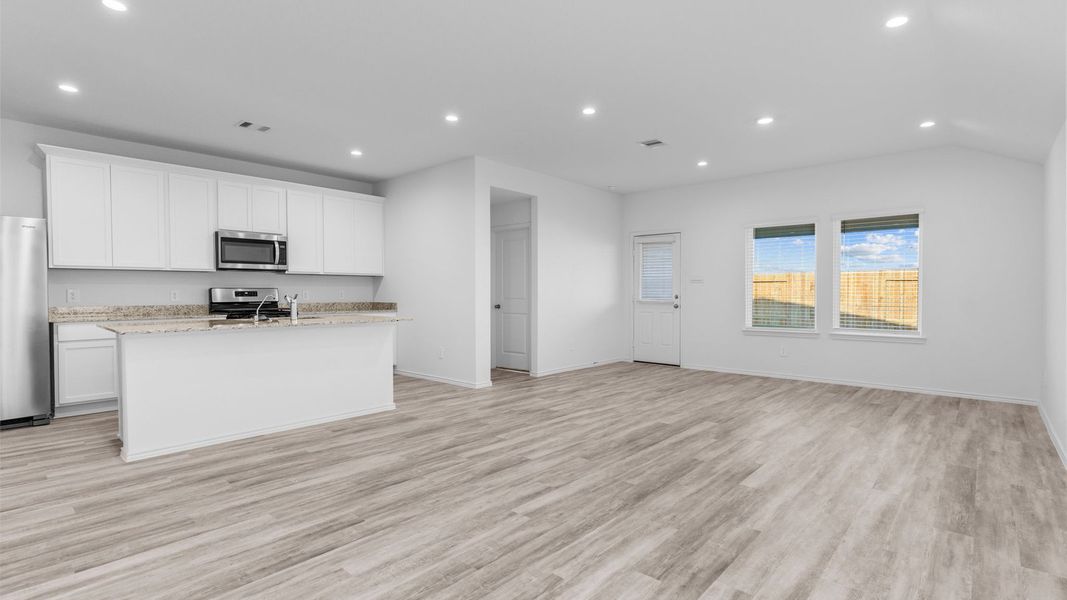 Spacious, unfurnished interior of a new home in Tamarron, Fulshear (Image 14). Spacious, unfurnished interior of a new home in Tamarron, Fulshear (Image 14).