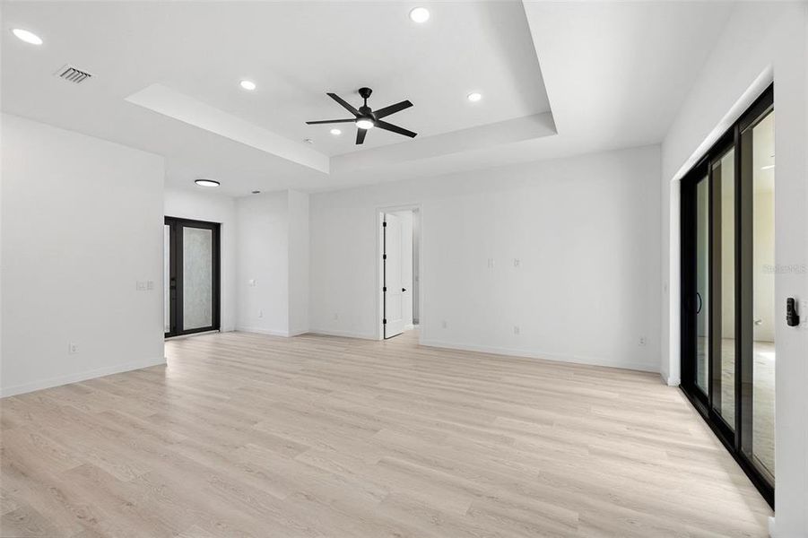 Spacious, unfurnished interior of a new home in , North Port (Image 20).