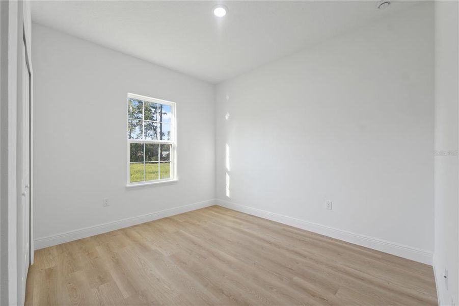 Spacious, unfurnished interior of a new home in , Citrus Springs (Image 19).