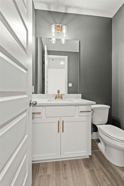 Representative image. Features, selections and colors may vary.