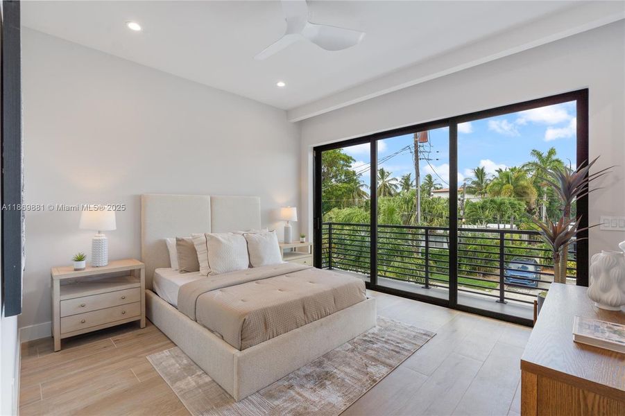 Furnished interior view inside a new home in , Fort Lauderdale (Image 10).