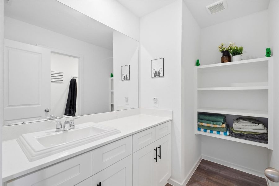 2nd full bathroom located upstairs 2nd full bathroom located upstairs