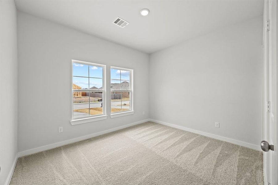 Spacious, unfurnished interior of a new home in Summerwood Estates, Red Oak (Image 16).