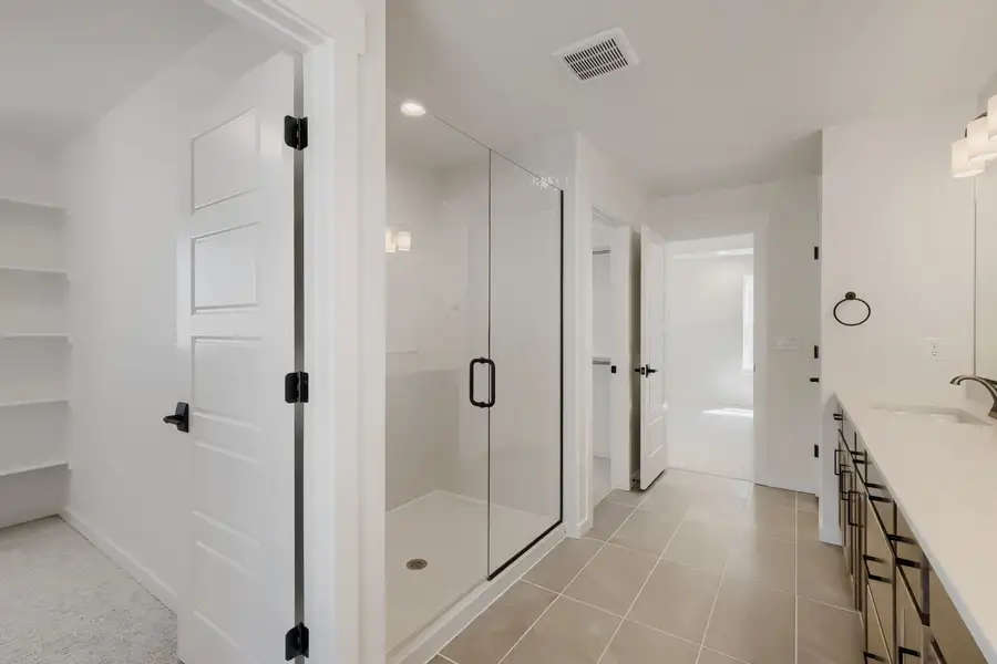 7923 Polson - Primary Bathroom
