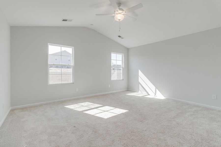 Spacious, unfurnished interior of a new home in Ellington, Elgin (Image 23).