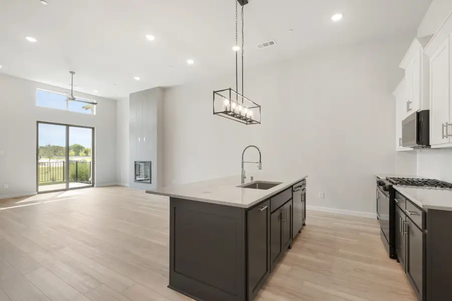 Furnished interior view inside a new home in Cottonwood Creek, Rowlett (Image 11).