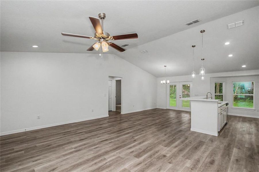Spacious, unfurnished interior of a new home in , Summerfield (Image 28).