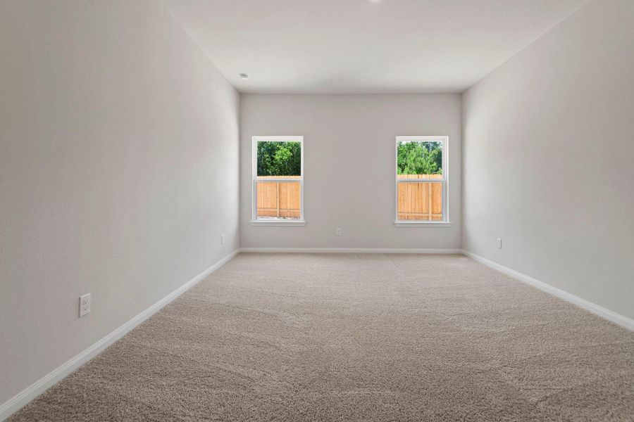 Spacious, unfurnished interior of a new home in Wayside Village, Houston (Image 9).