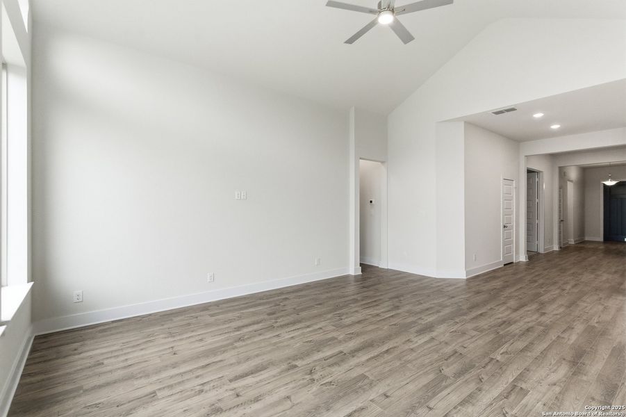 Spacious, unfurnished interior of a new home in Alsatian Oaks, Castroville (Image 28).