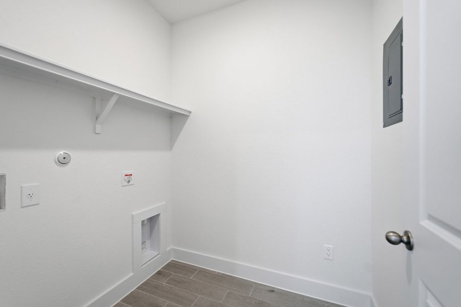 Spacious, unfurnished interior of a new home in Red Hawk Landing, San Antonio (Image 56).