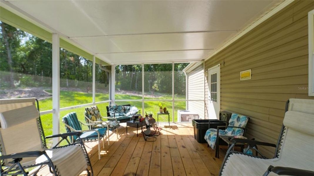 Exterior details and patio area of a home in , Hernando (Image 30).