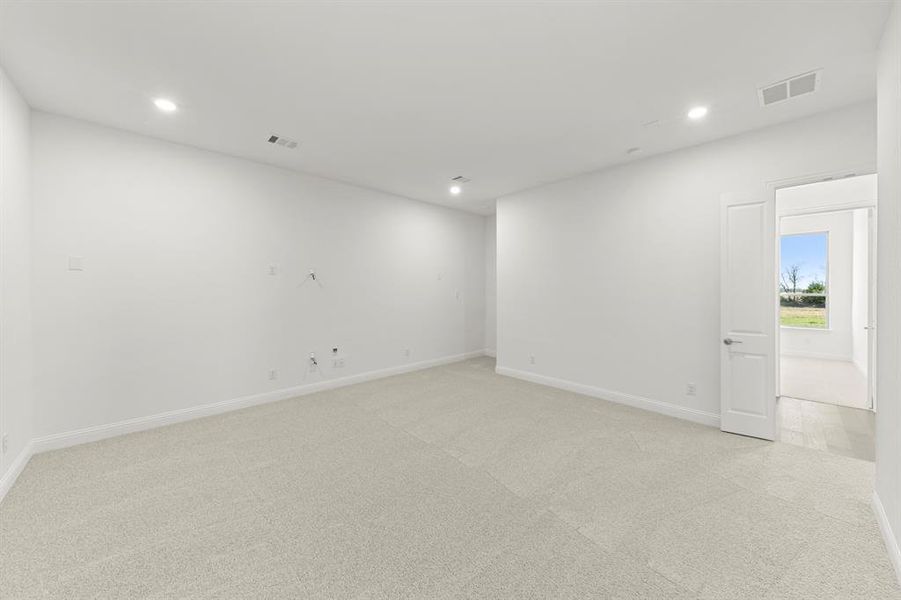 24. 512 Birthright - Media